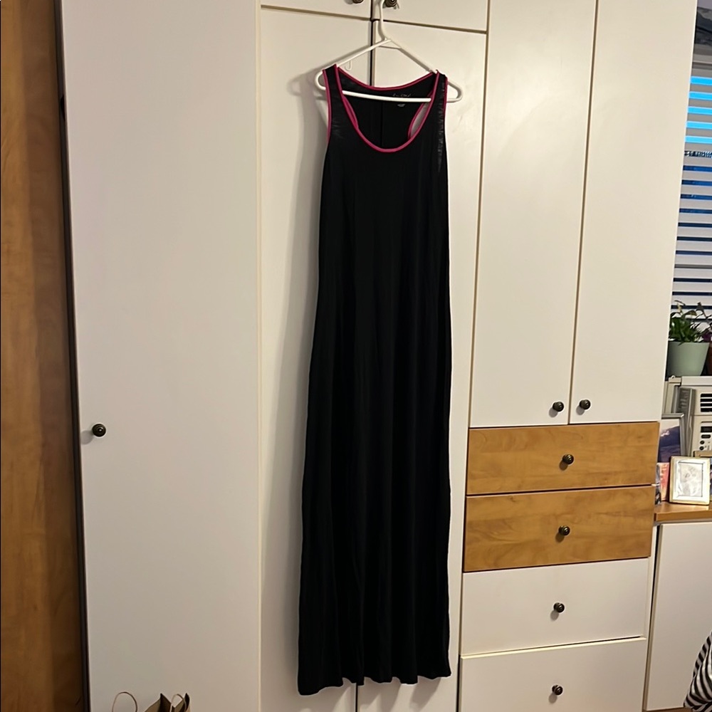 Lilly Casual Black Sleeveless Maxi Dress with Pink Halter Neckline